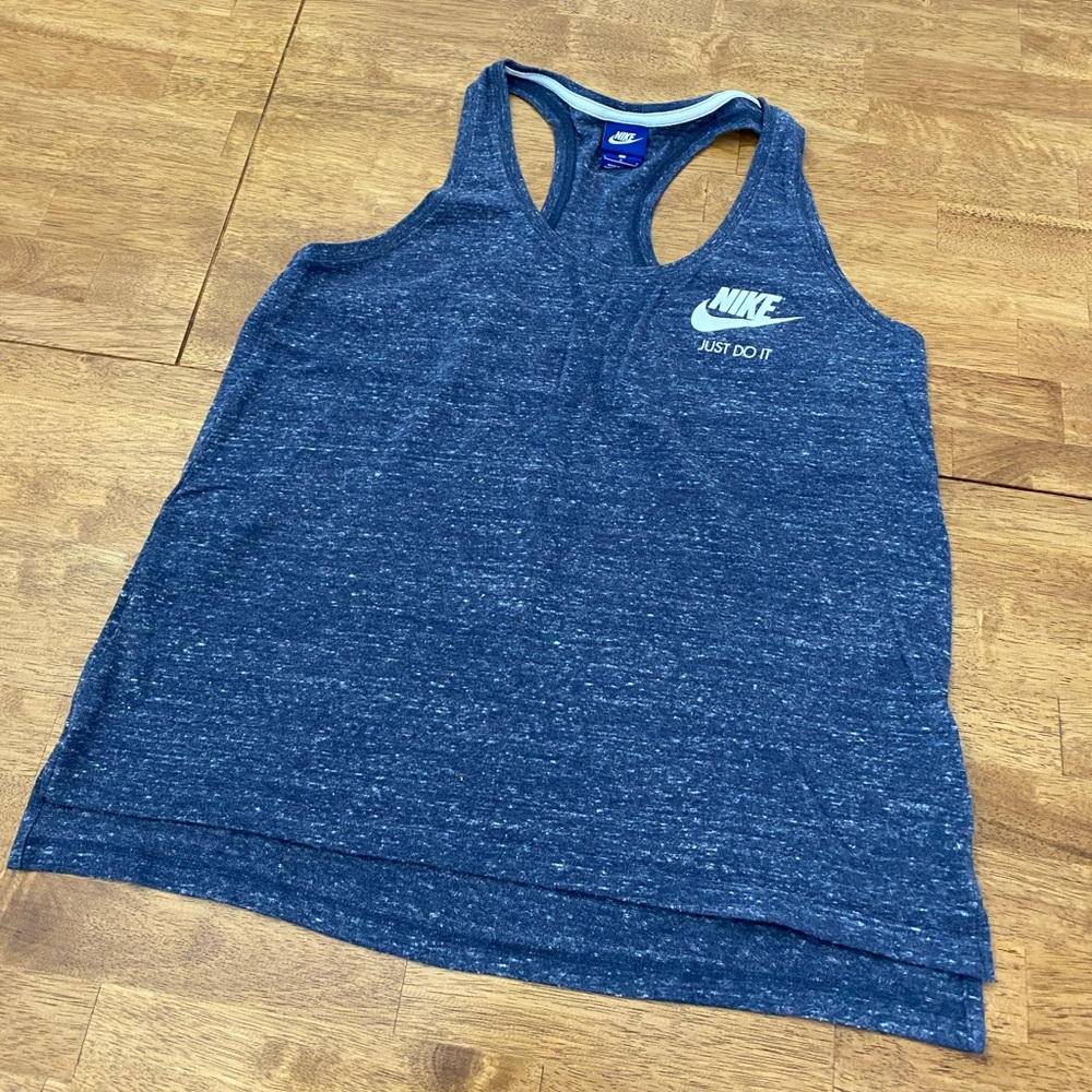 Women’s Nike racer back tank top
